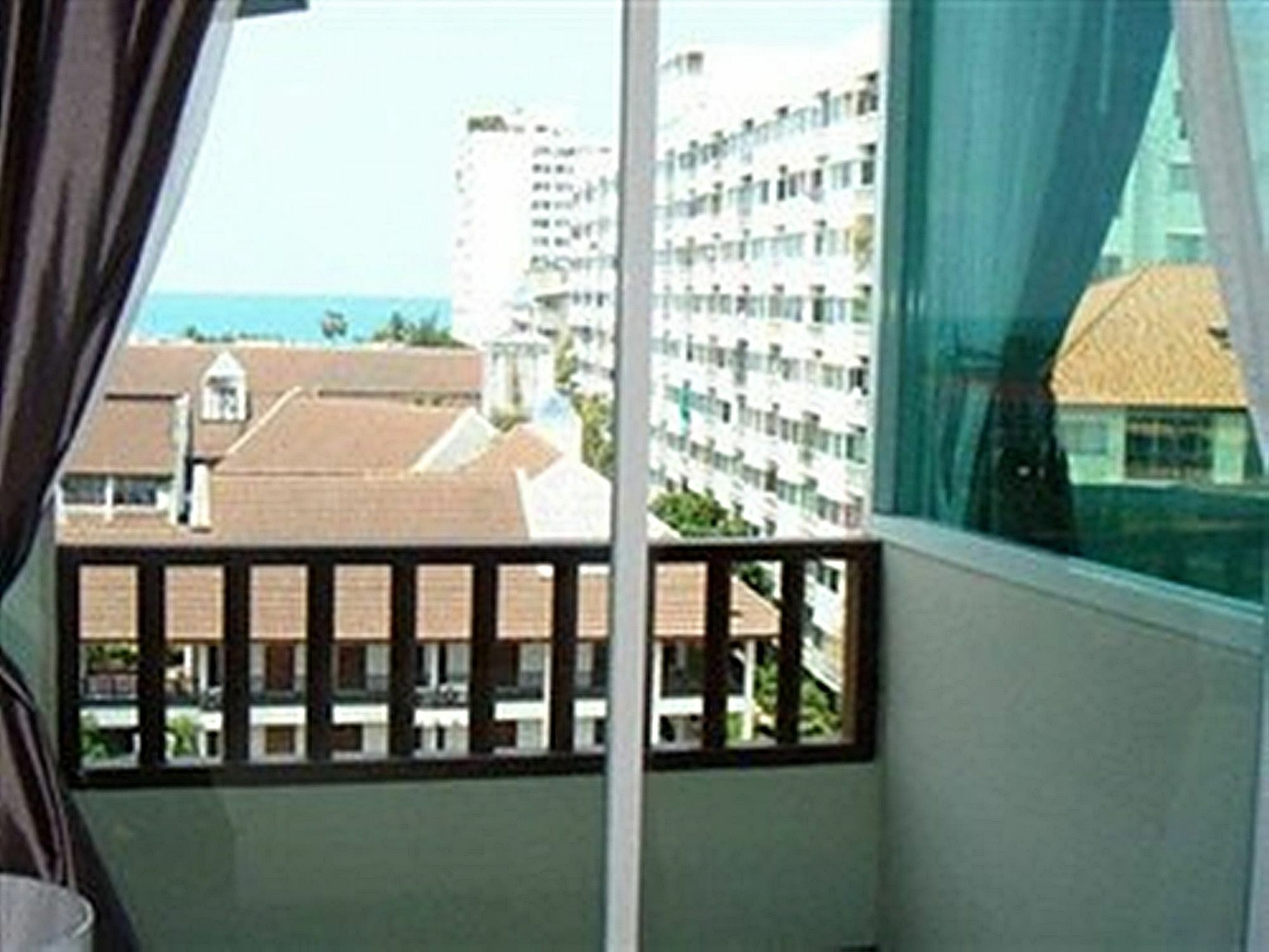 Grand Residence Jomtien Exterior photo